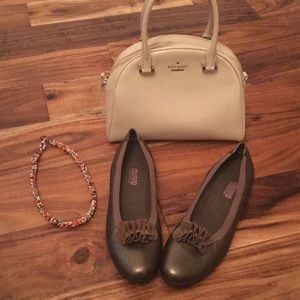 Munro brown leather flats